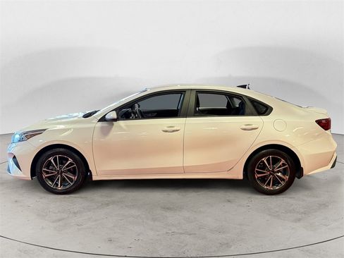 Used 2023 Kia Forte LXS image 6