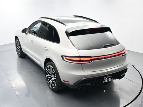 Certified 2025 Porsche Macan image 39