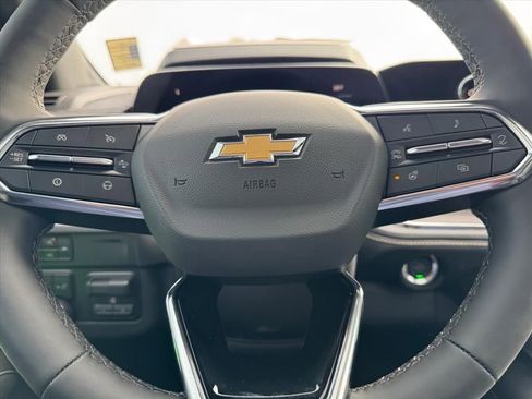 New 2025 Chevrolet Suburban Premier image 17