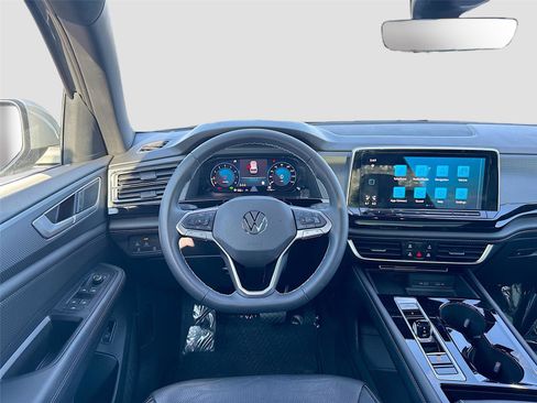 Used 2024 Volkswagen Atlas Cross Sport SEL image 20