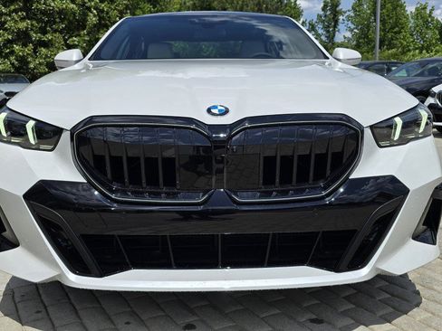 New 2026 BMW 530i w/ M Sport Package RWD image 10