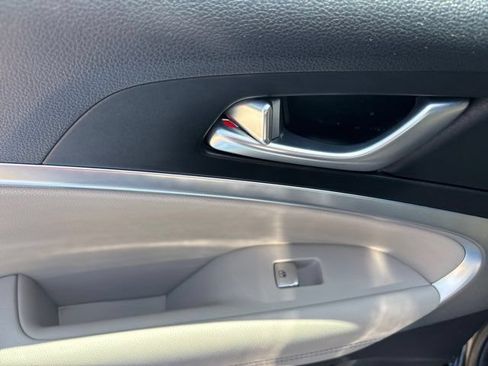 Used 2023 Genesis G70 2.0T RWD image 25