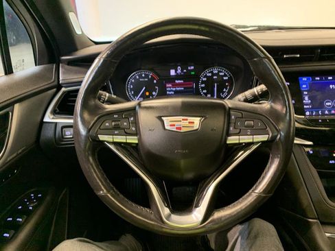 Used 2022 Cadillac XT6 Premium Luxury image 23