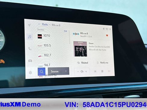 Used 2023 Lexus ES 300h w/ Premium Package image 32