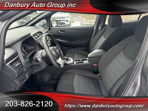 Used 2024 Nissan Leaf S image 9