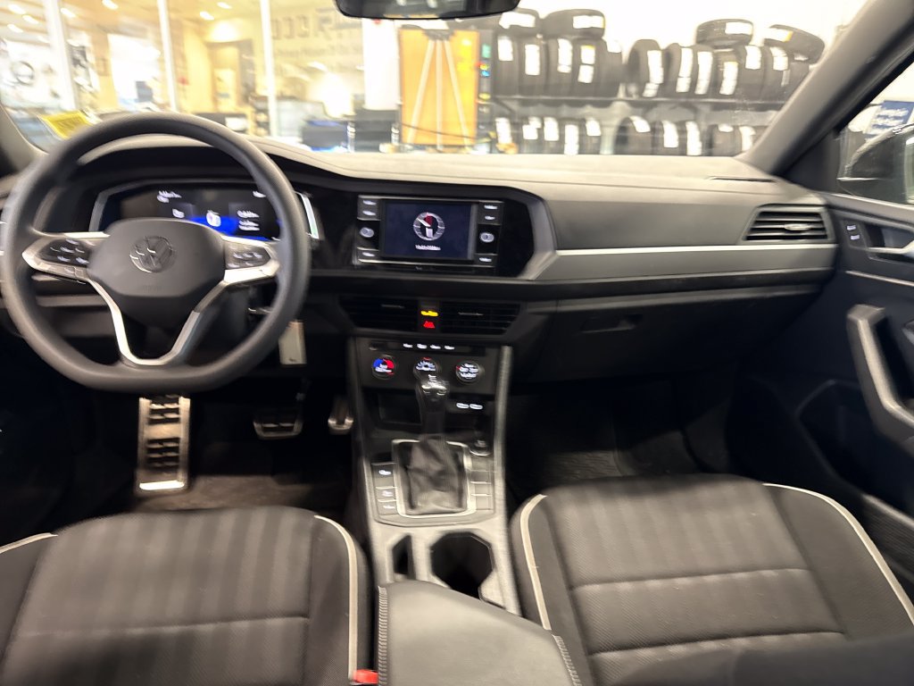 Used 2023 Volkswagen Jetta Sport FWD image 5