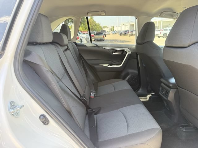 Used 2025 Toyota RAV4 XLE FWD image 31