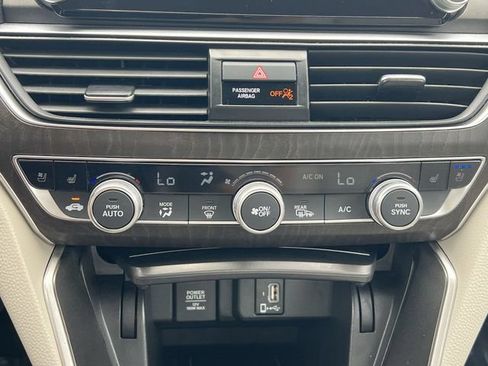 Used 2019 Honda Accord Touring image 23