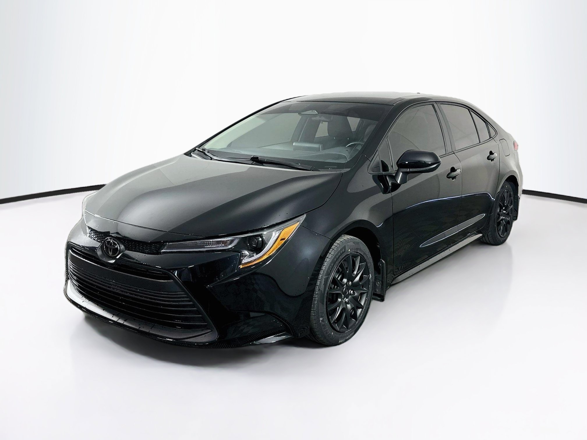 Used 2025 Toyota Corolla LE FWD image 3