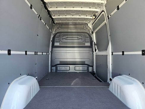 New 2026 Mercedes-Benz Sprinter 2500 image 17