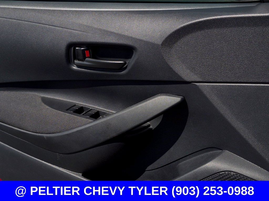 Used 2025 Toyota Corolla LE FWD image 23