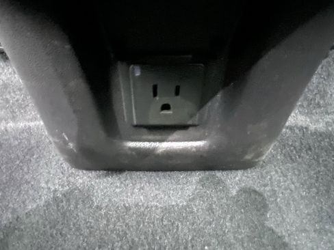 Certified 2024 Chevrolet Equinox Premier image 29