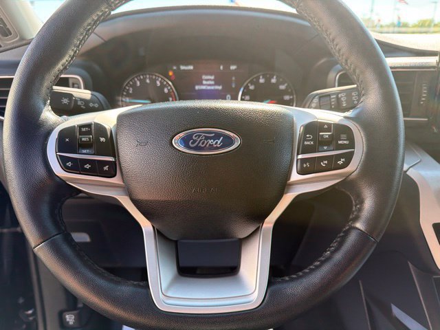 Used 2024 Ford Explorer XLT w/ Equipment Group 202A AWD/4WD image 27