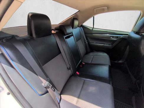 Used 2018 Toyota Corolla SE FWD image 17