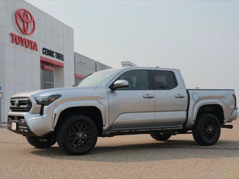 Certified 2024 Toyota Tacoma SR5 AWD/4WD image 1