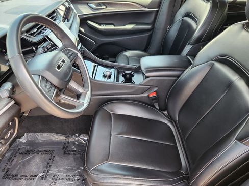 Used 2024 Jeep Grand Cherokee Limited 4xe AWD/4WD image 7