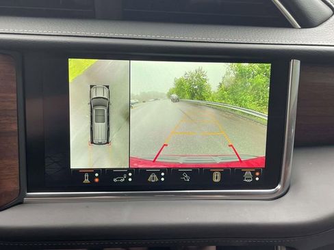 Used 2024 GMC Yukon XL Denali Ultimate AWD/4WD image 28