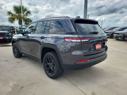 New 2026 Jeep Compass Latitude AWD/4WD image 12