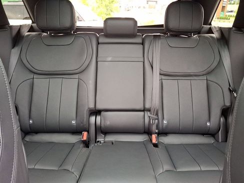 Used 2024 Land Rover Range Rover Sport SE AWD/4WD image 13