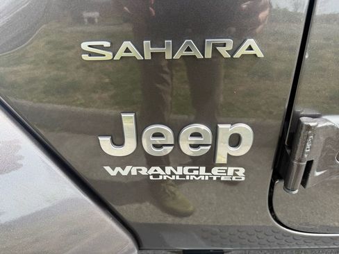 Used 2019 Jeep Wrangler Unlimited Sahara w/ LED Lighting Group image 17