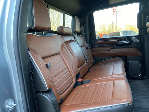 Used 2024 GMC Sierra 2500 Denali Ultimate image 40