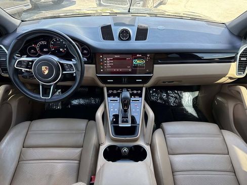 Used 2022 Porsche Cayenne Platinum Edition AWD/4WD image 16