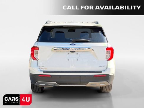 Used 2022 Ford Explorer XLT w/ Equipment Group 202A AWD/4WD image 6