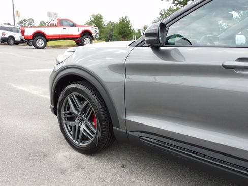 New 2025 Ford Explorer ST w/ Sun And Sound Package image 9