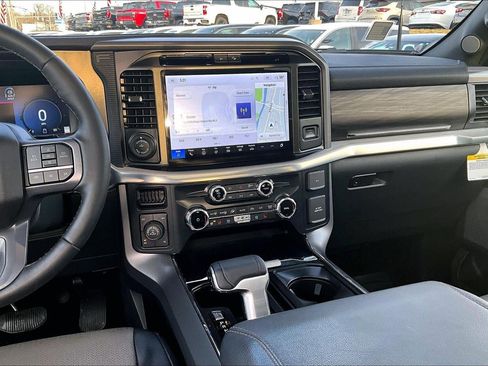 Used 2025 Ford F150 Lariat w/ Equipment Group 502A High image 6