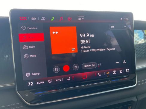 New 2026 Volkswagen Tiguan SE R-Line FWD image 34
