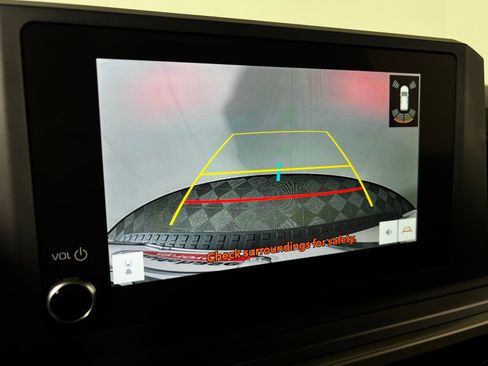 Certified 2025 Toyota 4Runner TRD Off-Road image 18