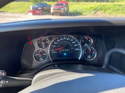 Used 2019 Chevrolet Express 3500 Extended RWD image 18
