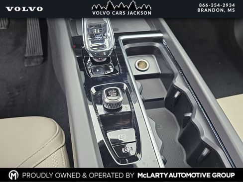 New 2026 Volvo XC60 B5 Plus w/ Protection Package Premier AWD/4WD image 19