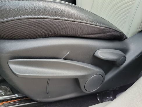 Used 2022 Jeep Compass Latitude FWD image 17