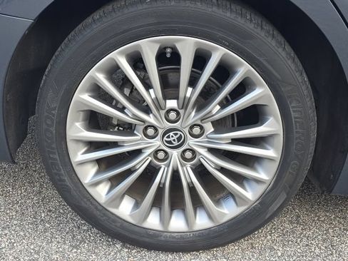 Used 2019 Toyota Avalon Limited w/ All Weather Liner Package FWD image 10