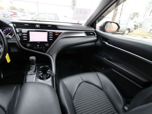 Used 2020 Toyota Camry SE image 46