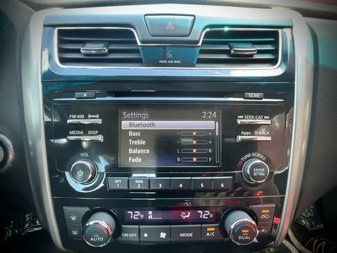 Used 2015 Nissan Altima 2.5 SV FWD image 32