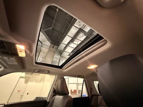 Used 2019 Toyota 4Runner SR5 Premium RWD image 19