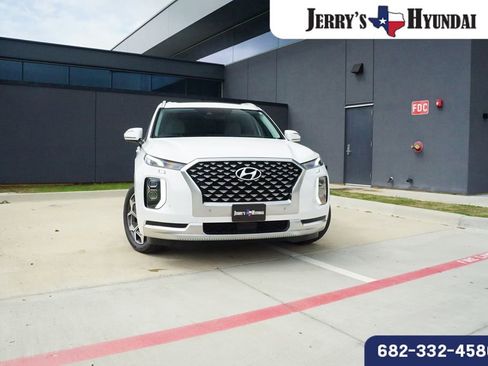 Used 2022 Hyundai Palisade Calligraphy FWD image 2