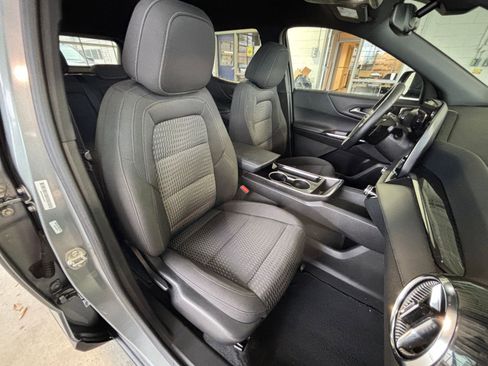 Used 2025 Chevrolet Equinox LT image 37