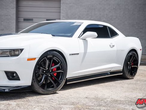 Used 2014 Chevrolet Camaro SS w/ SS Performance Package image 38