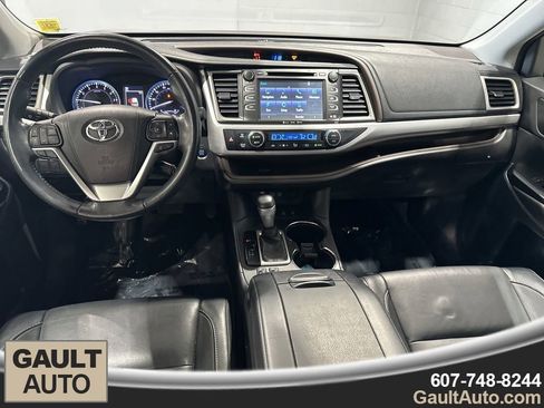 Used 2018 Toyota Highlander XLE AWD/4WD image 7
