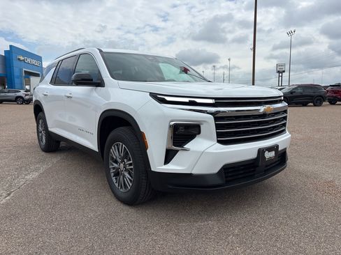 New 2026 Chevrolet Traverse LT w/ Driver Confidence Package FWD image 8