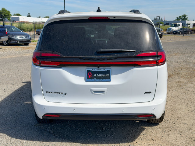New 2026 Chrysler Pacifica Select AWD/4WD image 7