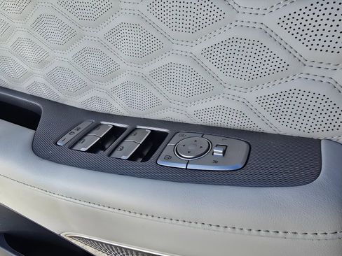 Used 2022 Hyundai Palisade Calligraphy image 17