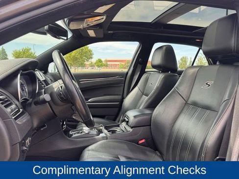Used 2022 Chrysler 300 S RWD image 6