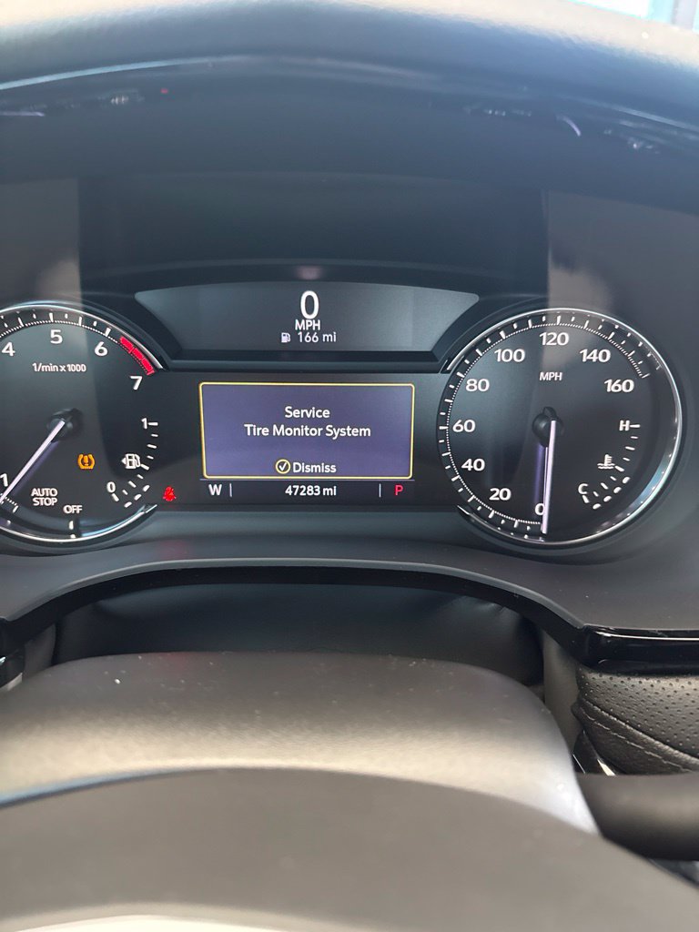 Used 2020 Cadillac XT5 Premium Luxury FWD image 2