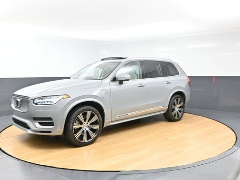 Used 2024 Volvo XC90 T8 Plus AWD/4WD image 5