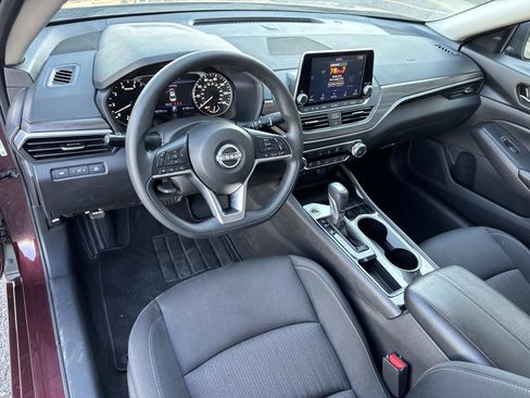 Used 2024 Nissan Altima 2.5 SV image 18