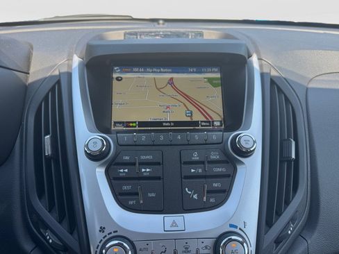 Used 2017 Chevrolet Equinox Premier w/ Enhanced Convenience Package AWD/4WD image 21